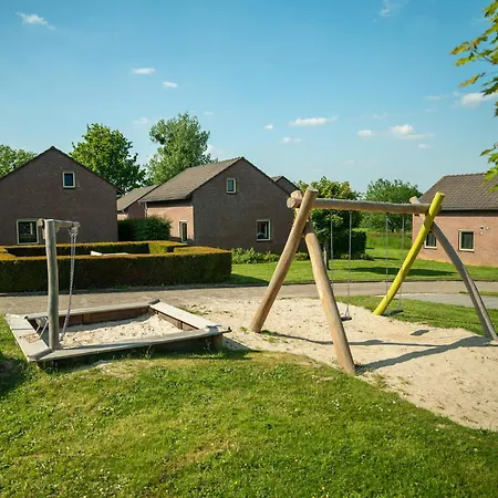 Holiday home House With Dishwasher, 8km From The Drielandenpunt *